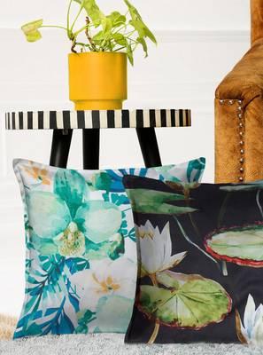 HOUZZCODE Green Set of 2 Floral Square Cushion Covers 1