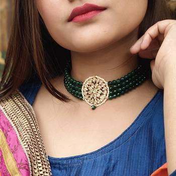 Green Gold Tone Kundan Choker 2