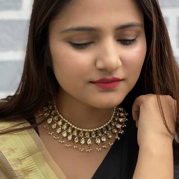 Gold Tone Kundan Necklace 2
