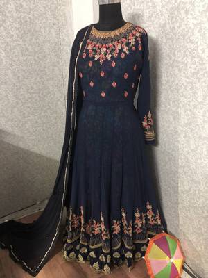 Blue embroidered santoon salwar 2