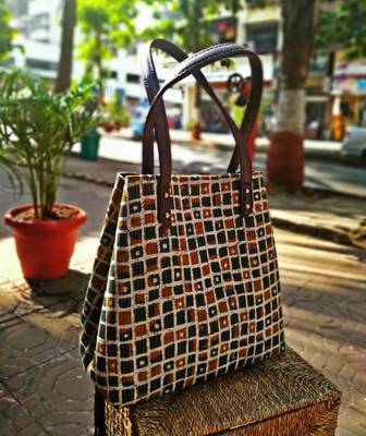 Brown Colored Checks Pattern Shoulder Bag 1