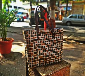 Brown Colored Checks Pattern Shoulder Bag 2