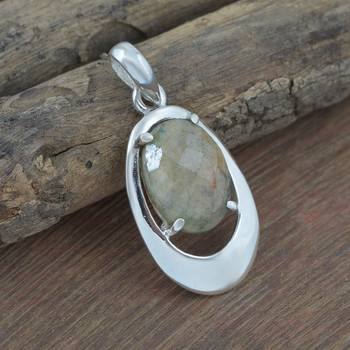Multicolor Emerald   Pendants 2
