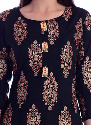 green printed Rayon kurtas-and-kurtis 4