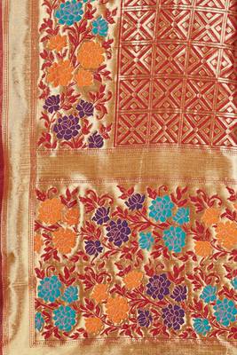 Red Woven Banarasi Silk Saree With Blouse 4