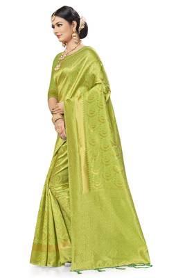 Green Woven Banarasi Silk Saree With Blouse 3