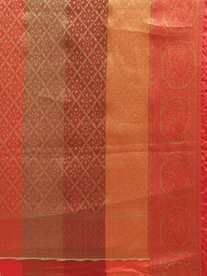 Kimisha Women's Green Silk Blend Woven Design Banrasi Saree 5