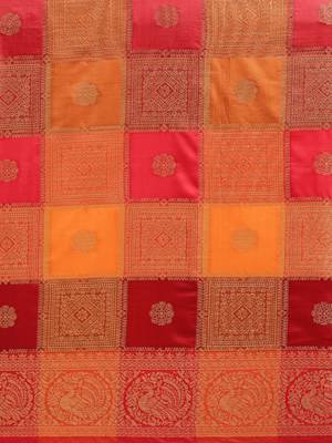 Kimisha Women's Green Silk Blend Woven Design Banrasi Saree 4