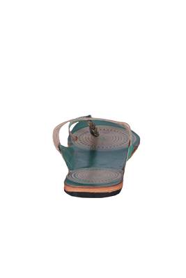 Women Leather Green one toe  kolhapuris 4
