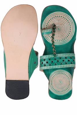Women Leather Green one toe  kolhapuris 5