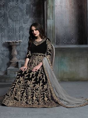 Black embroidered velvet salwar 3