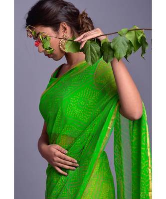 green printed bandhej chiffon saree with blouse 3