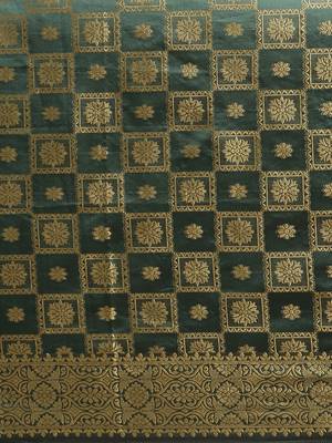 Kimisha Women's Green Color Silk Blend Kanjivaram Saree 4