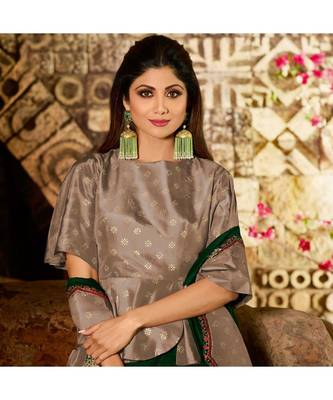 Green embroidered Silk blend saree with blouse 4