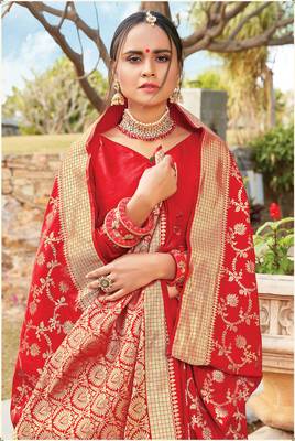 Red Pure Silk Heavy Zari Work Traditional Saree 2