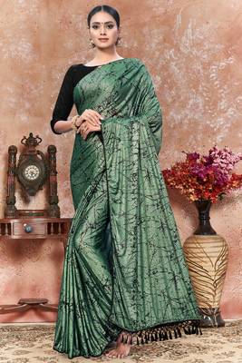 Green plain silk saree with blouse 1