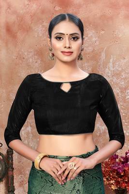 Green plain silk saree with blouse 5
