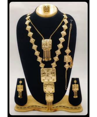 Gold Necklace Set 1