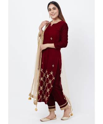 Maroon Mirror Embroidered Velvet Kurti with Straight Pants and Mirror Stone Dupatta 3