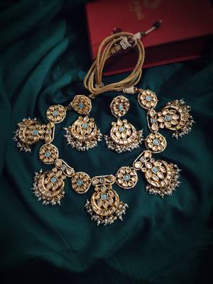 Turquoise Gold Tone Kundan Inspired Necklace 2