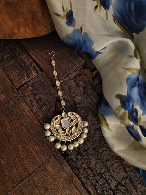 Gold Tone Kundan Inspired Maang Tikka 1