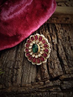 Gold Tone Kundan Inspired Ring 2