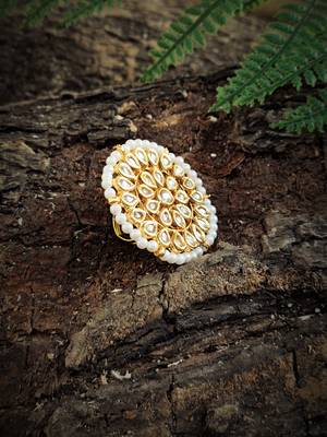 Gold Tone Kundan Inspired Ring 2