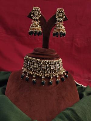 Green Gold Tone Kundan Ispired Necklace Set 2