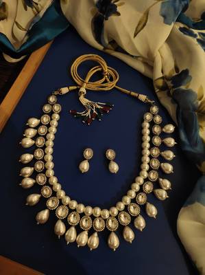 Silver Tone Victorian Necklace With Pearls 1