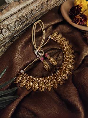 Gold Tone Temple Necklace With Earrings 1