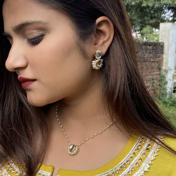 Gold Tone Kundan Necklace 1