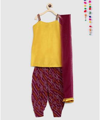 yellow short kurti with bandhani print patiala salwar 2
