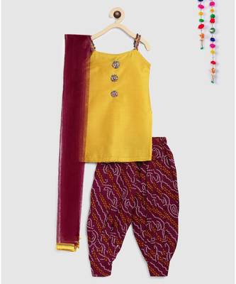 yellow short kurti with bandhani print patiala salwar 3
