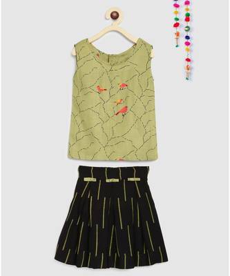 green short crop top with box pleated skirt 1