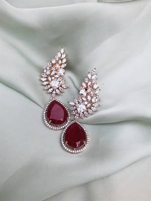 Gold earrings 1