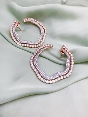 Gold earrings 1