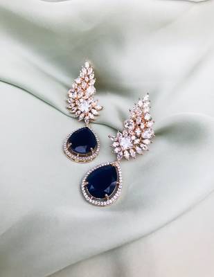 Gold earrings 1