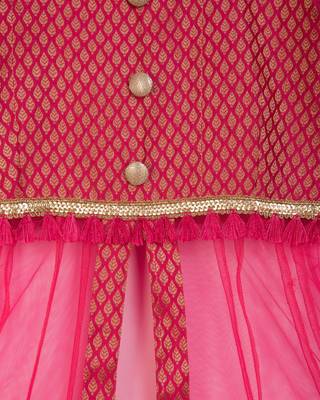 sleeveless kurta with contrast lehnga 2