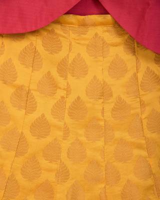 full sleeves choli with fish cut lehnga 4