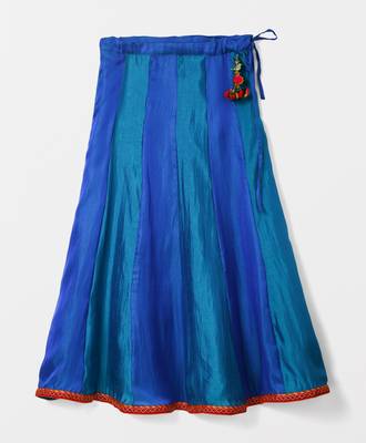 cape sleeves brocade choli with shaded lehnga 4