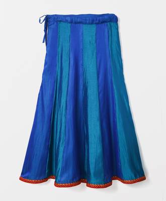 cape sleeves brocade choli with shaded lehnga 5