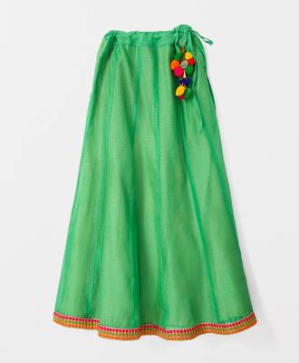 sleeveless brocade choli with contrast chanderi lehnga 4