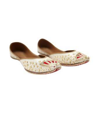 White Sitara & Thread Work Party Wear Ethnic Jutti 1