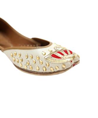 White Sitara & Thread Work Party Wear Ethnic Jutti 4