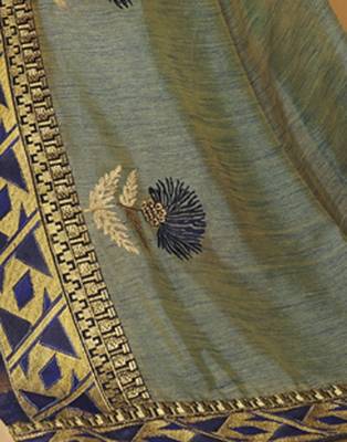Grey embroidered silk blend saree with blouse 4