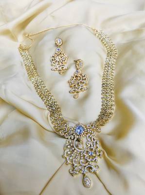 Gold necklaces 1