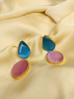 Gold earrings 1