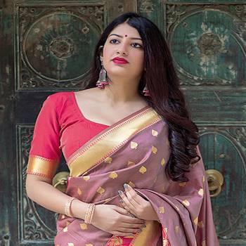 Rani pink woven silk blend saree with blouse 2