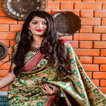 Silver woven banarasi silk saree with blouse 3