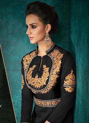Black Silk Blend Anarkali Salwar Kameez 3